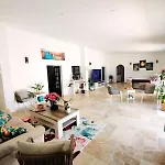 Quinta Azul Villa *